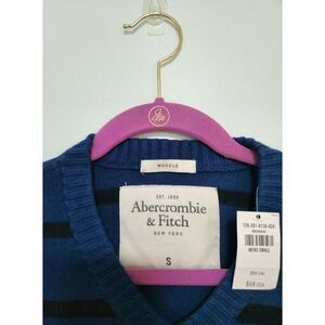 A&f sweater